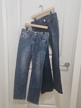 2 Pairs Of True Religion Women's Blue Jeans Boot Leg Denim Jeans Wide Leg Jeans